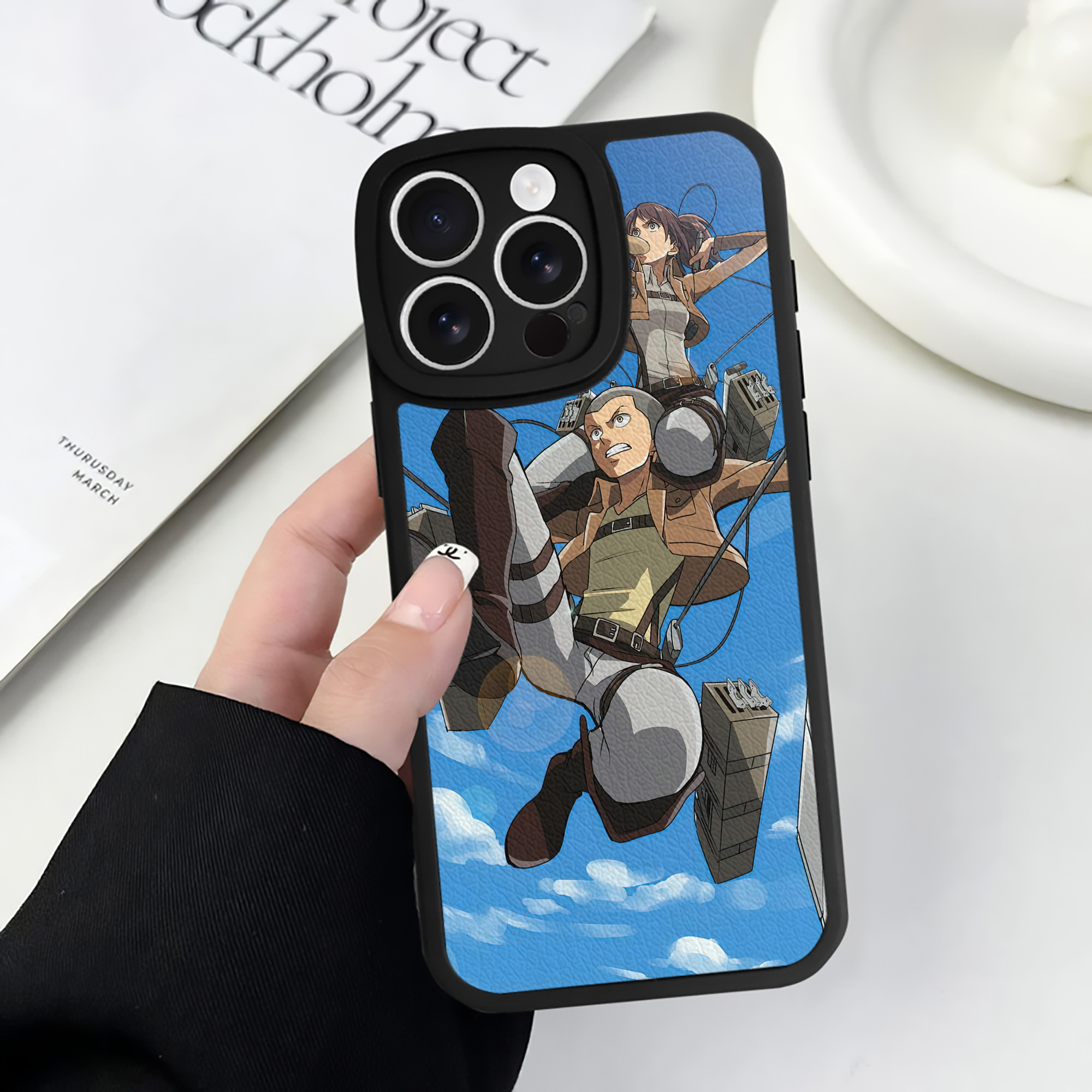 （画像用） 進撃の巨人 Attack on Titan 【iPhone 16シリーズ対応】シリコンスマホケース（レザー調） 材質：シリコン